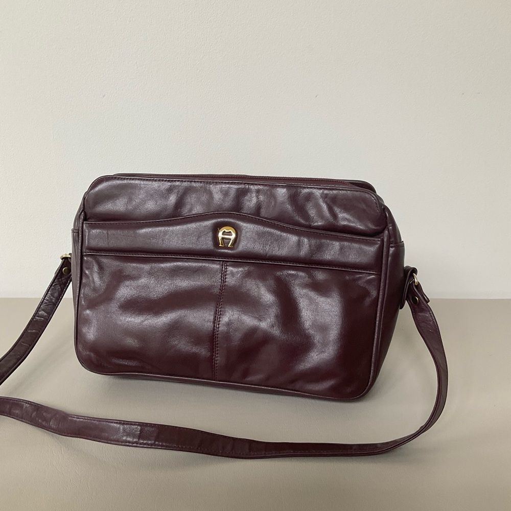 Aigner Vintage Brown Leather Shoulder Bag.